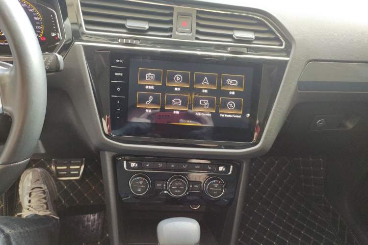 Used Volkswagen Tiguan L 2020 330TSI Automatic Two-Wheel Drive R-Line Flagship Version China VI Standard Audio And AC Panel