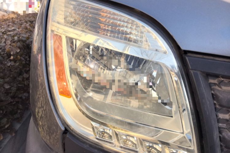 Used SAIC MAXUS Xintu V80 2015 2.5T AMT Aoyuntong Edition Short Wheelbase Mid-Height