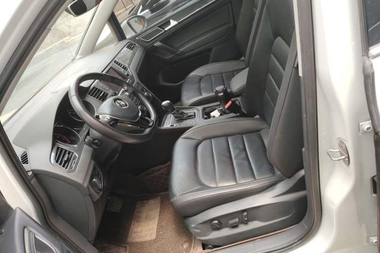 Used Volkswagen Golf Sportsvan 2016 280TSI Automatic Luxury Model Left Front Seat