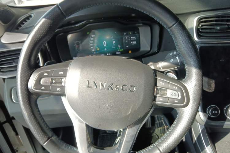Used Lynk & Co 01 EM-P 2018 1.5T PHEV JingPro National Emission Standard V Steering Wheel