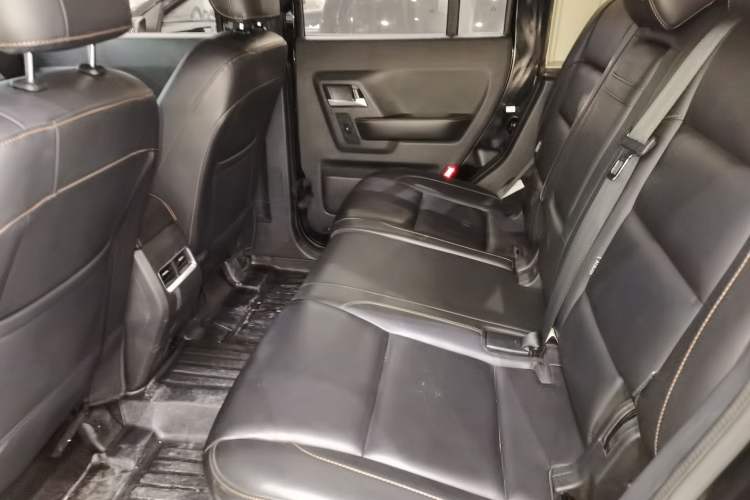 Used BAIC Off-Road BJ40 2016 40L 2.3T Automatic All-Wheel Drive Premium Edition
