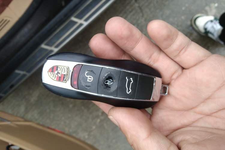 Used Porsche Cayenne 2011 Cayenne 3.0T Vehicle Key