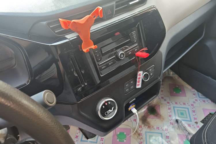 Used SAIC MAXUS EV30 2023 Pure-Electric Smart Logistics Expert with Long Wheelbase Guoxuan
