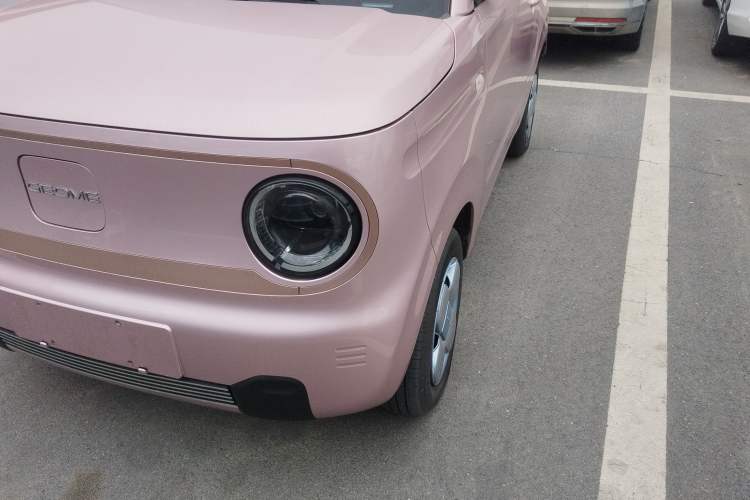 Used Geely Galaxy Panda 2023 Panda Mini 200km Endurance Bear
