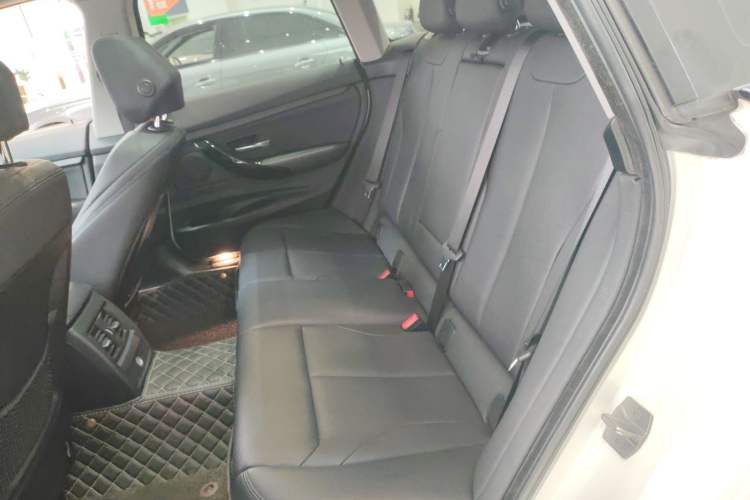 Used BMW 3 Series GT 2019 320i Sport Edition Left Rear Seat