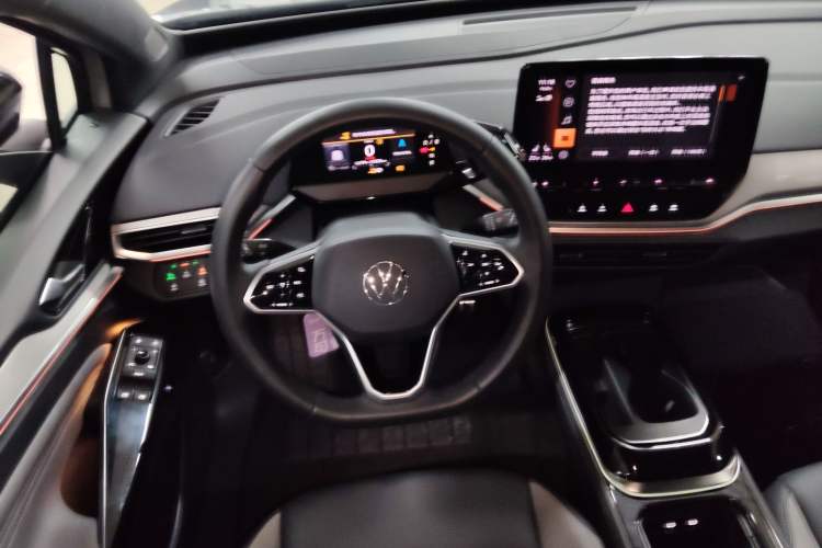 Used Volkswagen ID.4 CROZZ 2021 Long-Range Lite PRO Two-Wheel Drive Version
