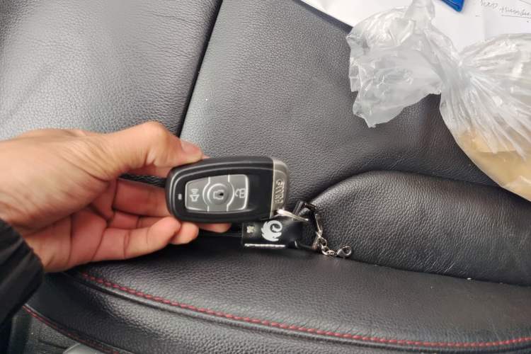 Used Haval H6 2015 Sport Edition 1.5T Manual Two-Wheel Drive Elite Model Vehicle Key