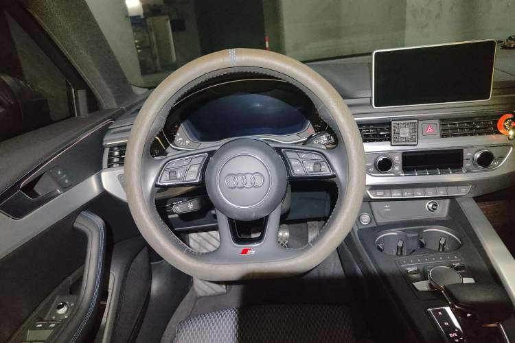 Used Audi A4L 2019 40 TFSI Sporty Version China VI