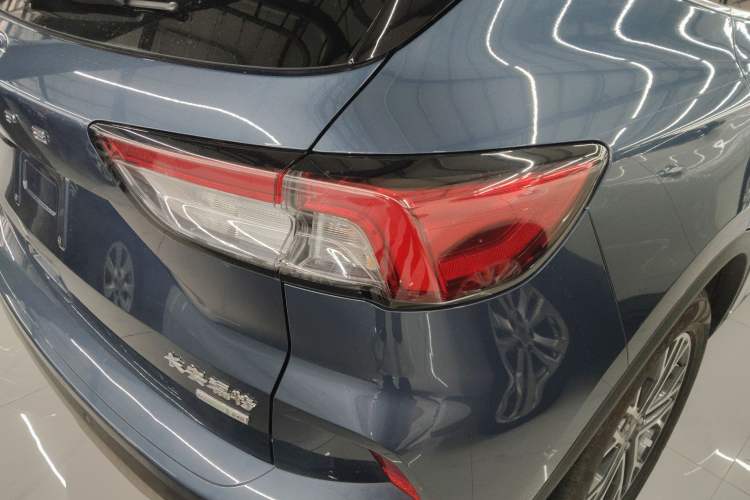 Used Ford Escape 2020 EcoBoost 245 Two-Wheel-Drive Titanium Edition