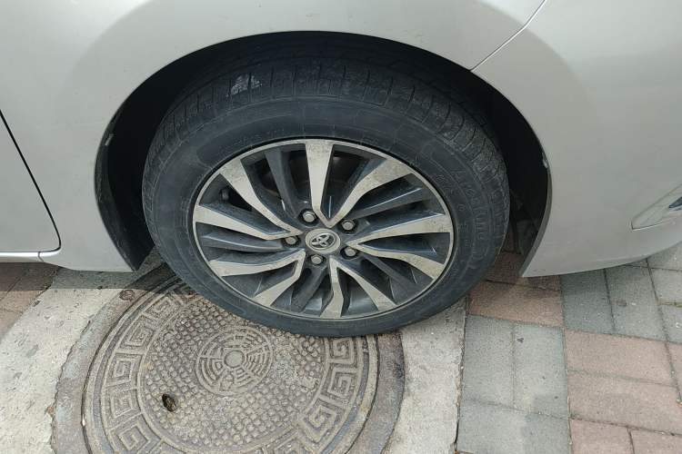 Used Toyota Corolla 2016 Dual-Engine 1.8L E-CVT Elite Edition