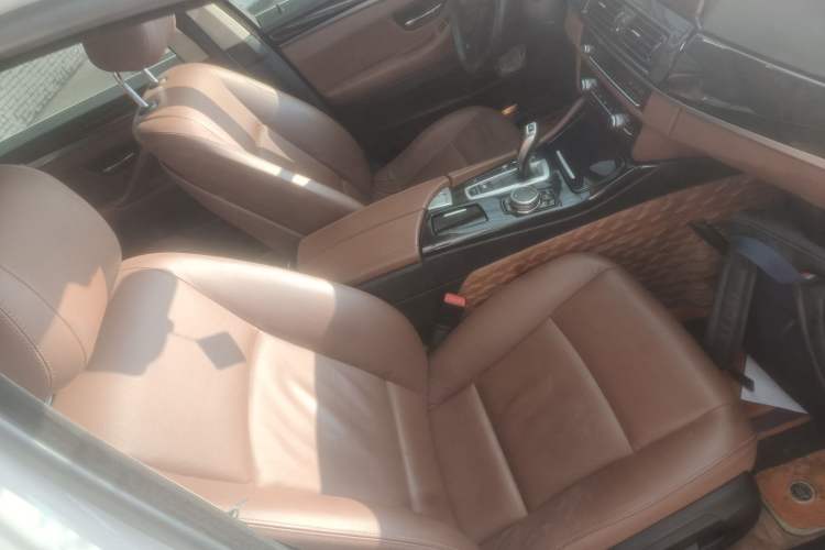 Used BMW 5 Series 2014 520Li Elegant Model
