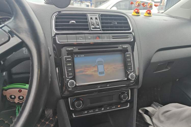 Used Volkswagen Polo 2014 1.6L Automatic Luxury Edition
