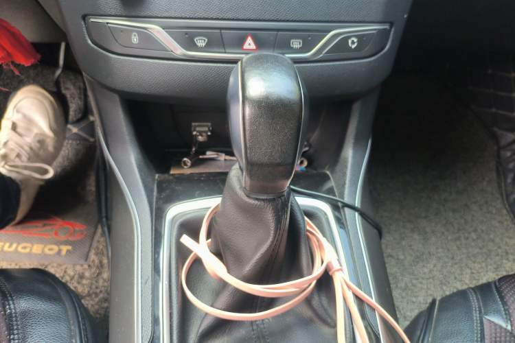 Used Peugeot 408 2014 1.8L Automatic Luxury Edition Gear Lever