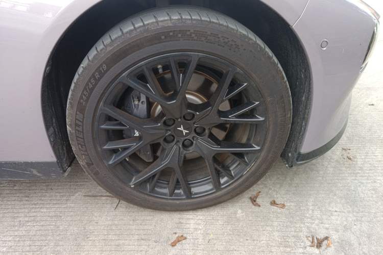 Used XPeng P7 2024 P7i 702 Max Pengyi Edition Right Front Wheel Hub