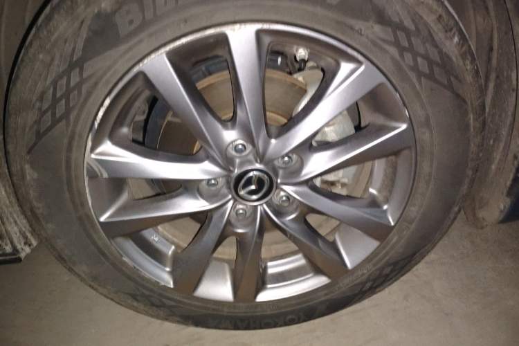 Used Mazda 3 Axela 2022 2.0L Automatic Zhiqing Edition Right Front Wheel Hub