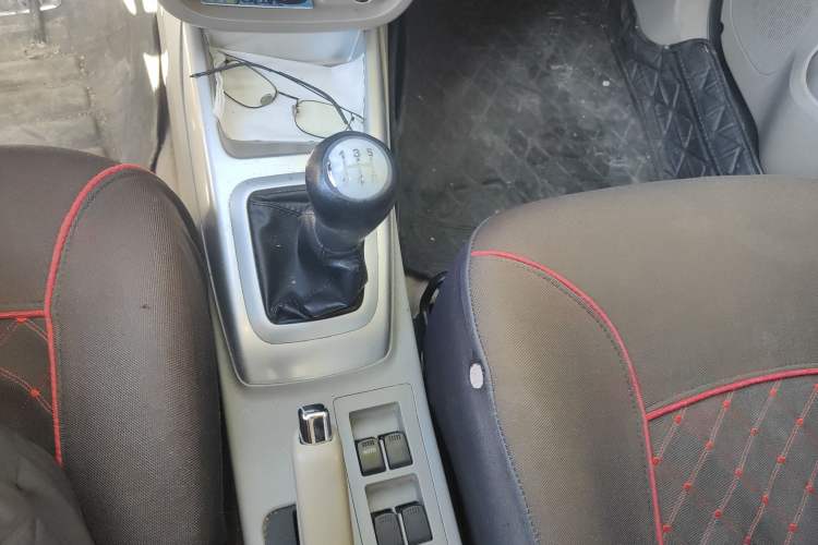 Used Changan Alsvin V3 2012 1.3L Manual Luxury Version China IV Standard