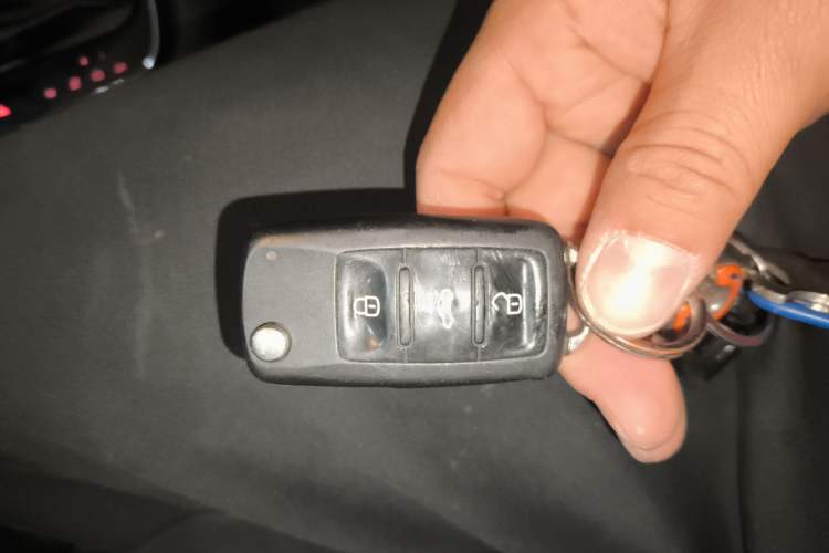 Used Volkswagen Sagitar 2017 230TSI Automatic Comfort Version Vehicle Key