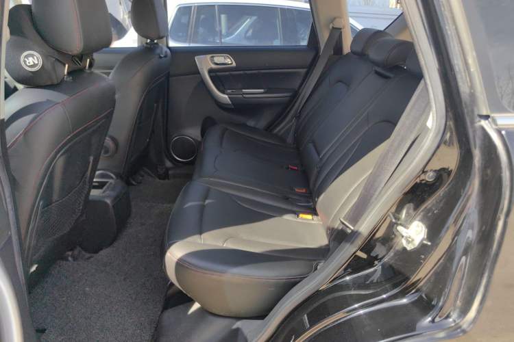 Used Haval H6 2016 Upgraded Model 1.5T Manual Two-Wheel Drive Urban Version Left Rear Seat