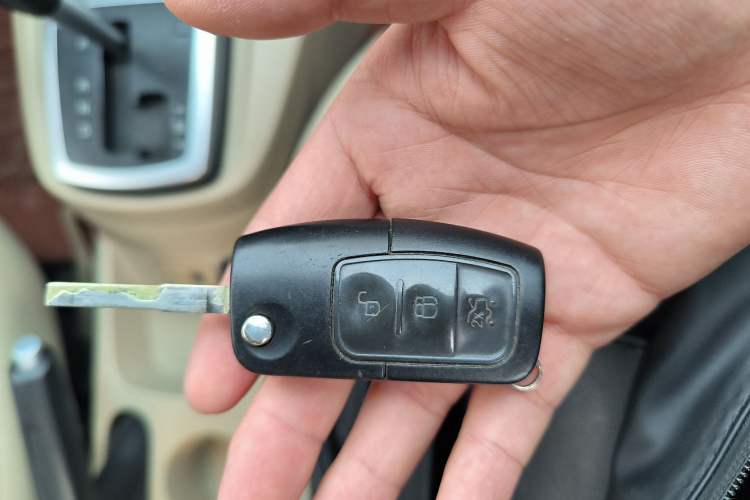 Used Ford Fiesta 2011 Sedan 1.5L Automatic Fashion Edition Vehicle Key