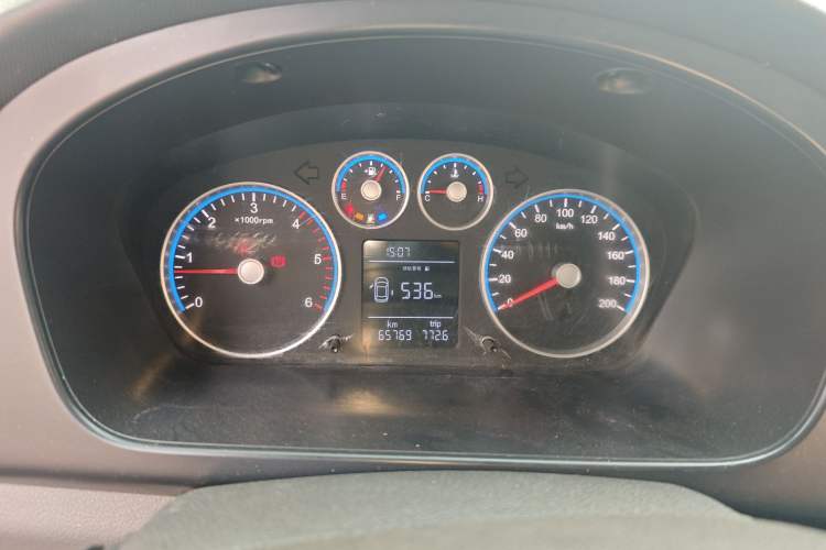 Used Foton Toano 2024 Small Passenger Comfort Version Cummins 2.8T Manual Transmission Long Wheelbase Mid-Roof Design Rear Single Tire 9-Seater