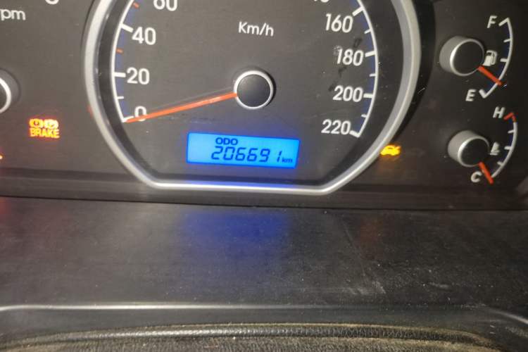 Used Hyundai Celesta 2011 1.6L Manual Comfort Edition
