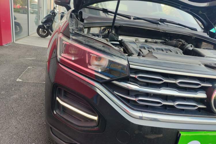 Used Volkswagen Tayron 2021 330TSI Two-Wheel-Drive 3rd Anniversary Limited Edition Right Front Headlight