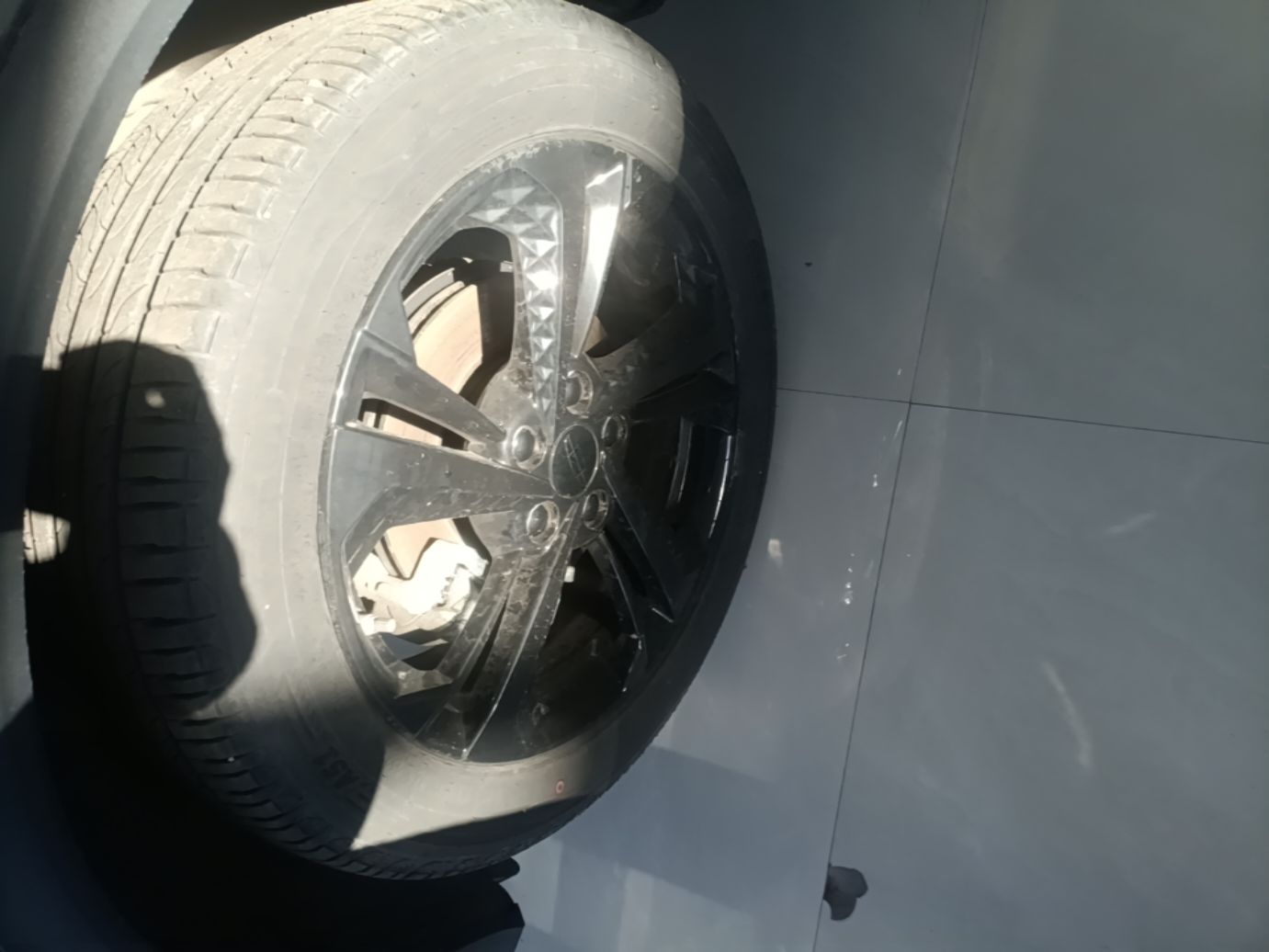 Geely Auto Coolray 2025 Bin Yue L 1.5T DCT Starlight Edition — снимка 10