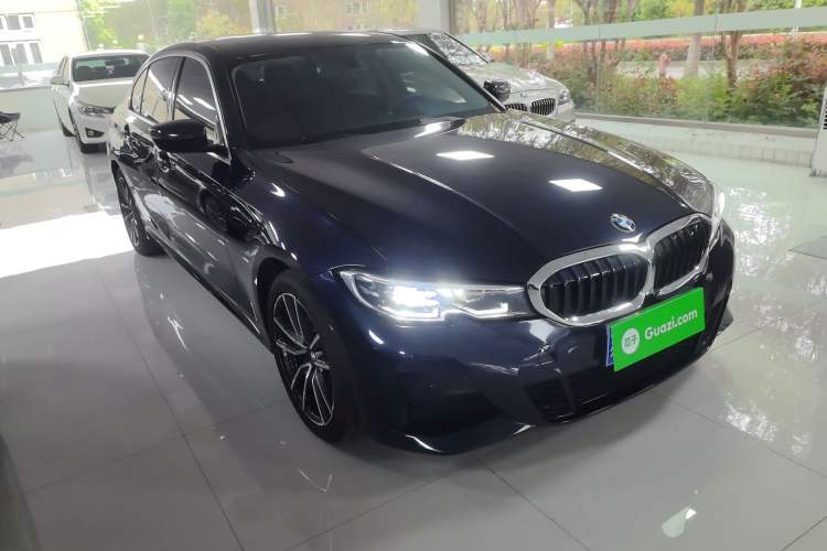 Used BMW 3 Series 2020 320Li M Sport Package Front Right 45 Deg