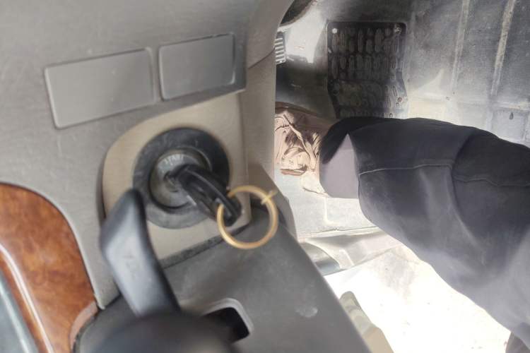 Used Foton Scenic G5 2022 2.0T Diesel Business & Travel Van 7/9 Seats 4F20TC3 Vehicle Key