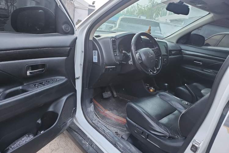 Used Mitsubishi Outlander 2016 2.4L 4x4 Elite Edition 5 Seats
