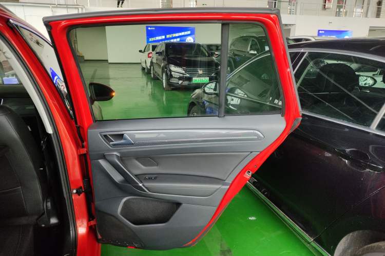 Used Volkswagen Golf Sportsvan 2018 280TSI Automatic Flagship Model
