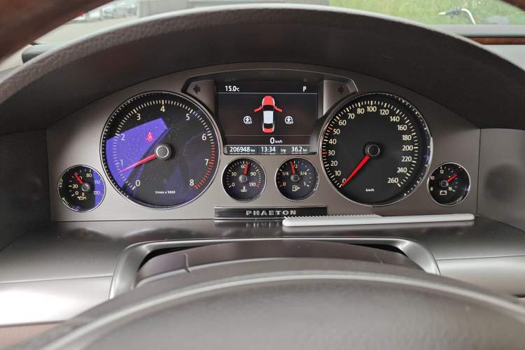 Used Volkswagen Phaeton 2011 3.6L V6 5-Seater Extended Comfort Version