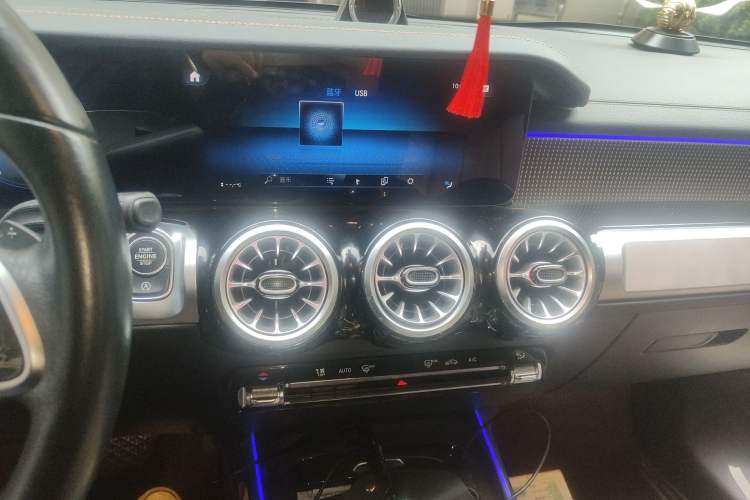 Used Mercedes-Benz GLB 2022 GLB 220 Dynamic Edition Audio And AC Panel