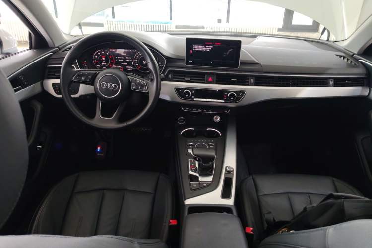 Used Audi A4L 2019 40 TFSI Fashion Edition China VI Emission Standard
