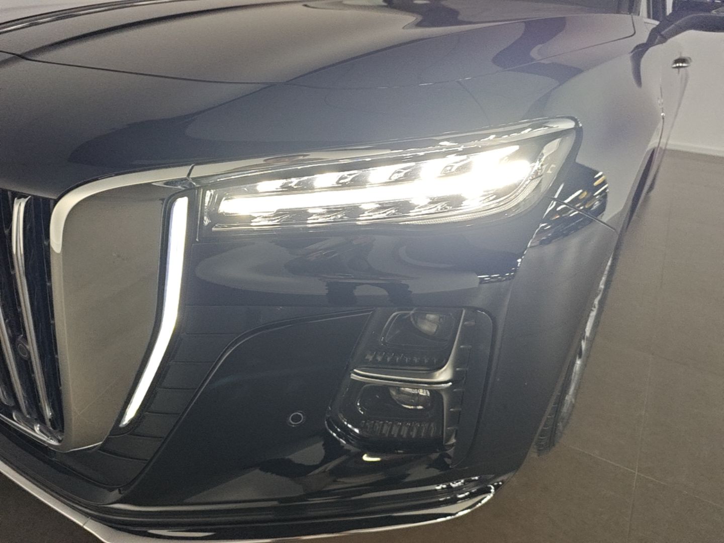 Hongqi H5 2025 2.0T Automatic Flagship 500 000th Unit Anniversary Edition — снимка 8