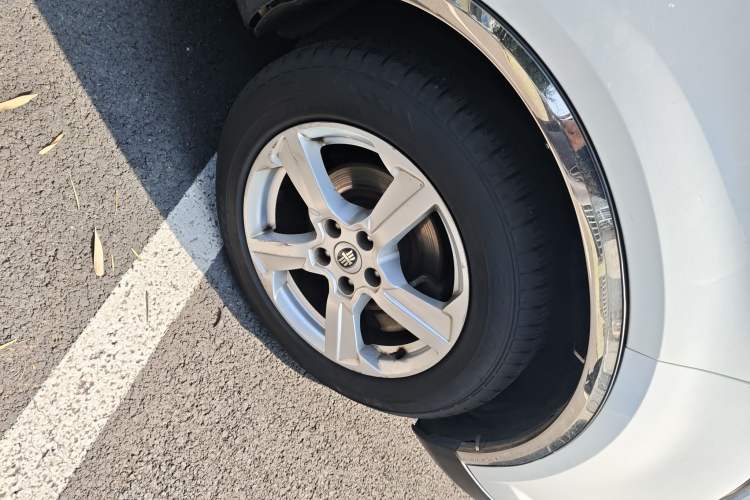 Used Bestune X80 2013 2.0L manual luxury version