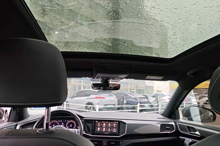 Used Volkswagen Tayron 2020 380TSI All-Wheel Drive R-Line Connected Version Headliner