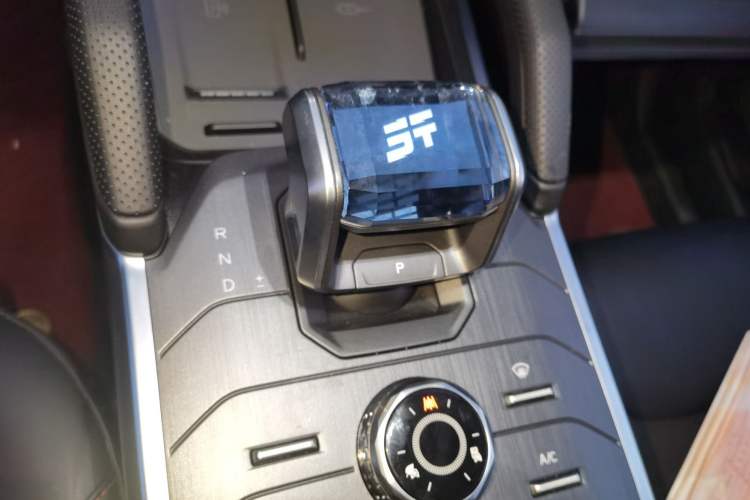 Used JETOUR Traveler 2025 1.5TD DCT Two-Wheel Drive Exploration+
