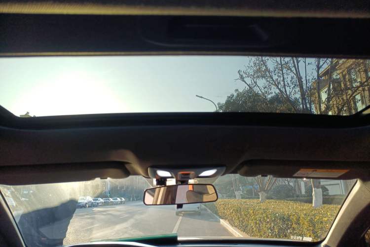 Used Changan UNI-V iDD 2023 ZhiDian iDD 1.5T 113km Smart & Fun Version
