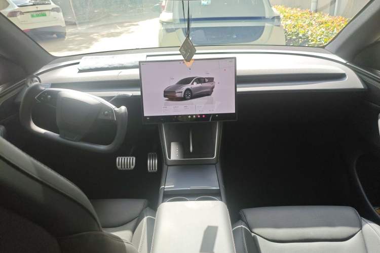 Used Tesla Model Y L 2025 Model Long-Range All-Wheel-Drive Version
