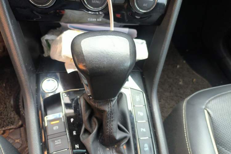 Used Volkswagen Tiguan L 2017 330TSI Automatic Two-Wheel Drive Flagship Edition Gear Lever