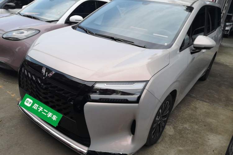 Used Wuling Starlight 730 2025 Model Plug-in Hybrid 125km Luxury Edition