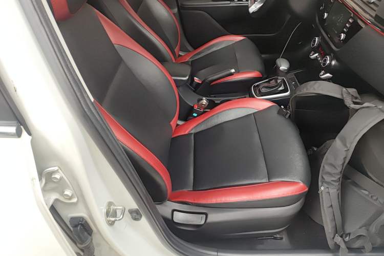 Used Kia KX Cross 2018 1.6L Automatic Dynamic Sunroof Version
