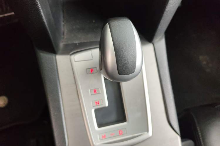 Used Subaru Outback 2010 2.5i Luxury Edition Gear Lever