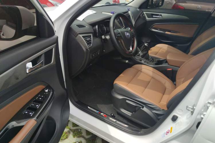 Used CHANGAN CS75 2017 Shangkui Edition 1.5T Manual Fengxiang Model