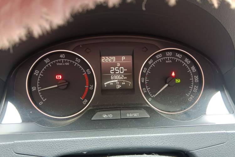 Used Skoda Rapid Spaceback 2014 1.6L Automatic Enjoyment Edition
