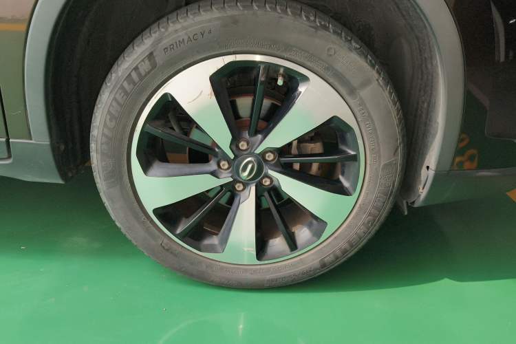 Used GAC Trumpchi GS4 2018 235T Automatic Two-Wheel Drive Luxury Smart Connectivity Version Right Front Wheel Hub