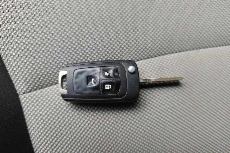 Used Chevrolet Cruze 2013 1.6L SL Grand Edition Manual Transmission
