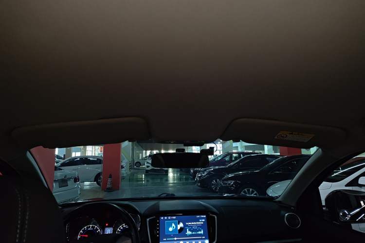 Used Venucia T70 2016 2.0L CVT Smart Choice Edition