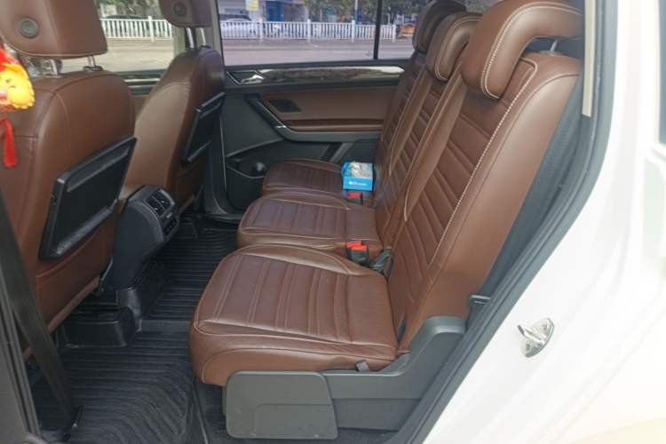 Used Volkswagen Touran 2016 Volkswagen Touran L 280TSI DSG Luxury Edition Left Rear Seat